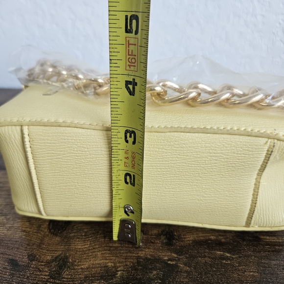 NWT Bebe Gianna Butter Yellow Camera Bag Gold Logo Chain Satchel Crossbody Purse - Picture 12 of 12